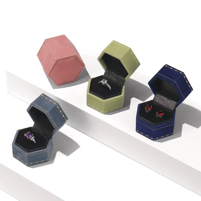 Diamond cut ring box
